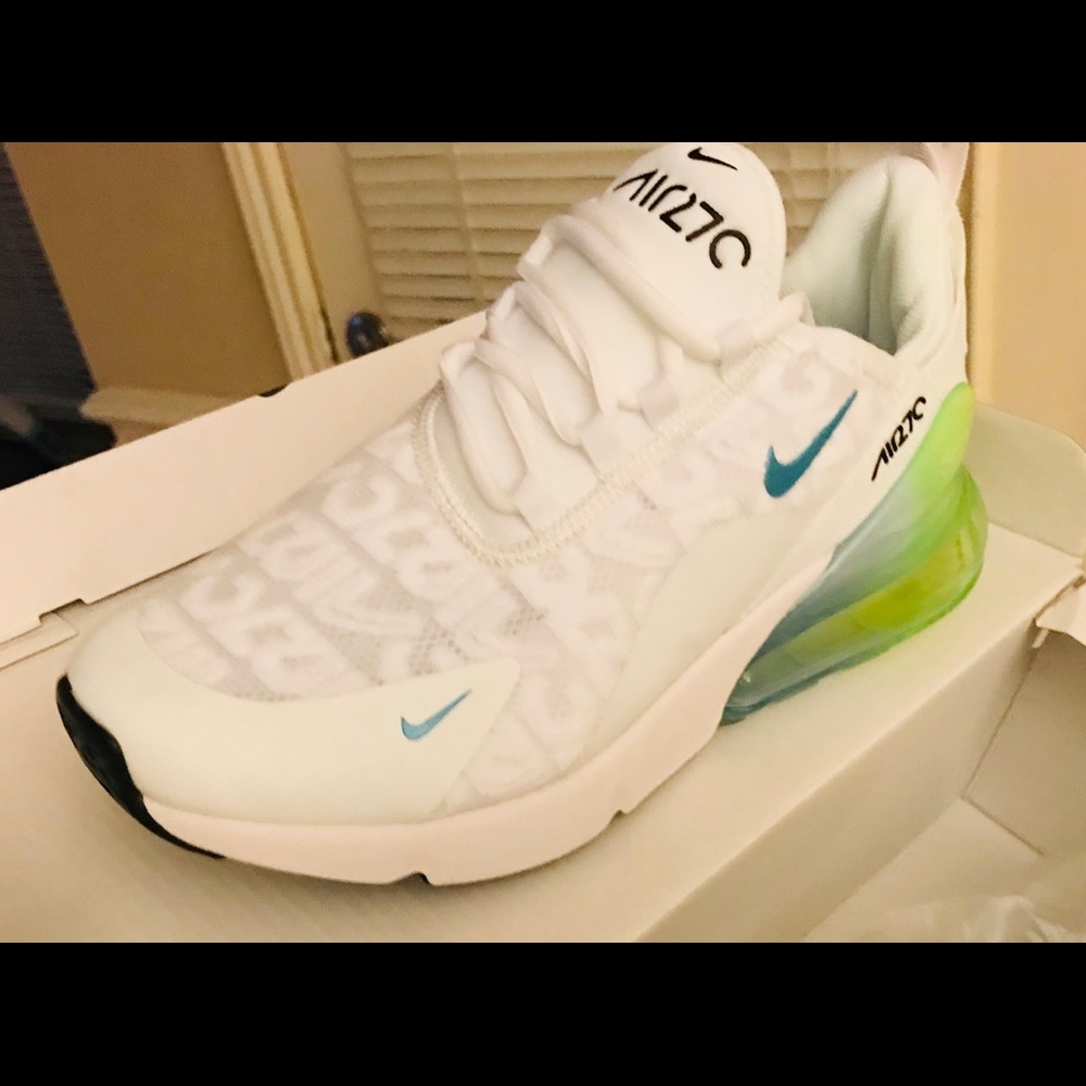 NikeAir 270